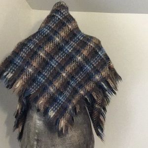 Tapestries Ireland Ltd Wool Shawl Fringe Ruuth